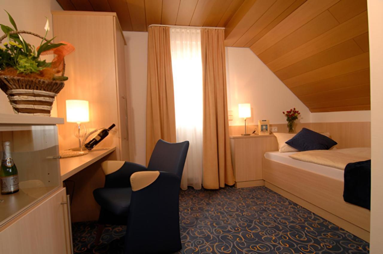 Adler Hotel Garni Ostfildern Exterior foto